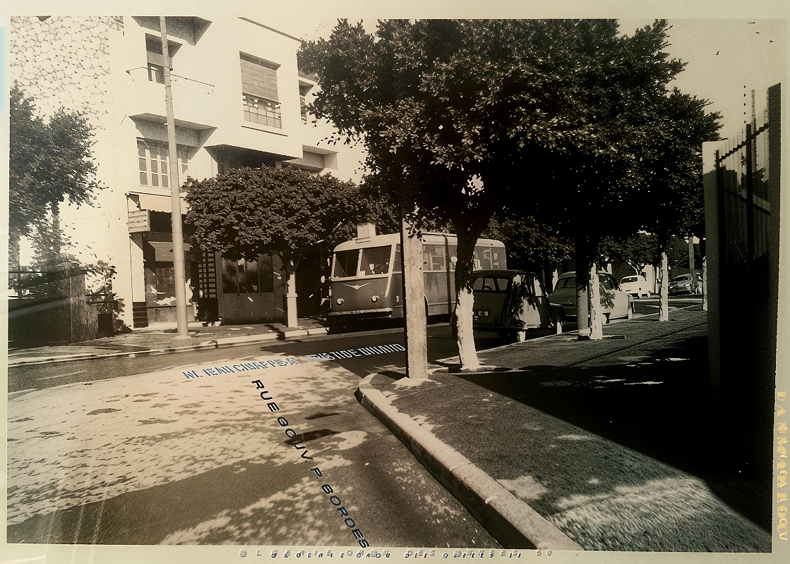 ORAN - AVENUE ARISTIDE BRIAND - ARRET TROLLEY LIGNE 6 ET 16 FIN AV A BRIAND VENANT D ORAN.png
